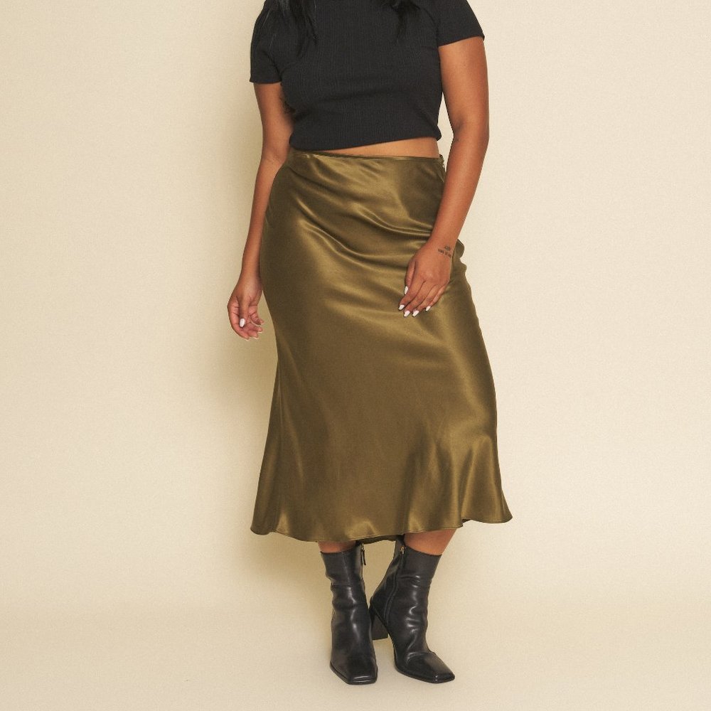 Diana Skirt in Silky Hunter